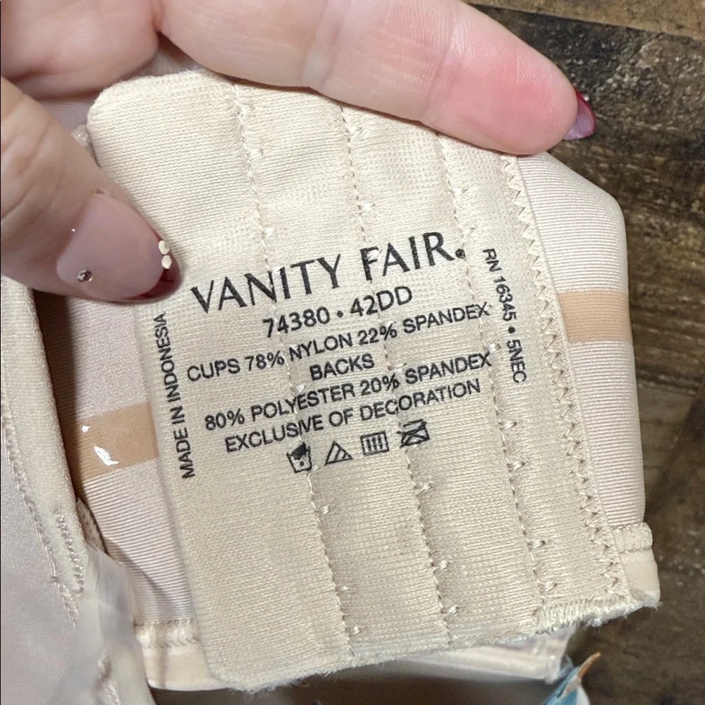 NWT Vanity Fair Cream Strapless Bra Women's‎ Size 42DD